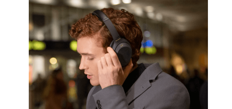 Tai nghe không dây chống ồn Sony WH-1000XM4BME màu Đen có thể sử dụng được với trợ lý giọng nói